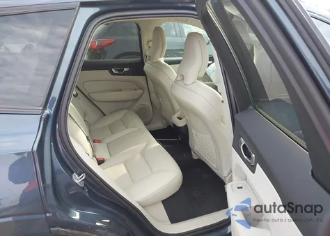 2024 Volvo Xc60 B5 Core Dark Theme из США, поврежденный, VIN YV4L12RKXR1806829